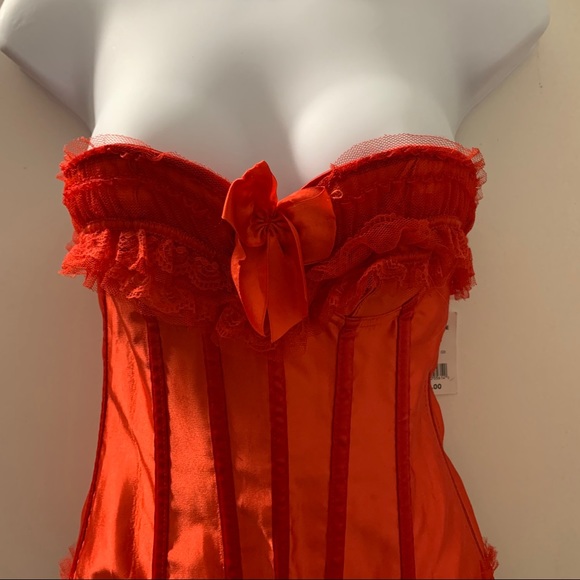 NEW Sexy Red Ruffle Corset and GString - Picture 3 of 6